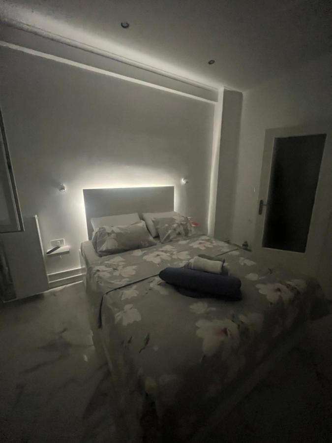 White Apartment Athen Eksteriør billede