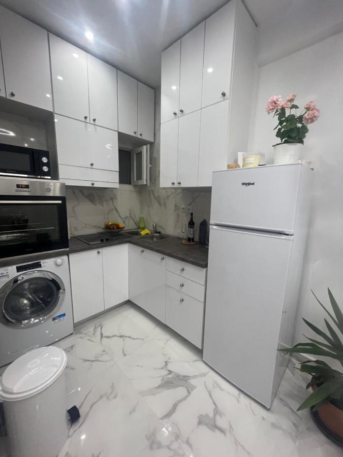 White Apartment Athen Eksteriør billede